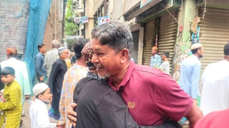 ত্যাগের মহিমায় ঢাকার পাড়া-মহল্লায় কোরবানি উৎসবের আমেজ