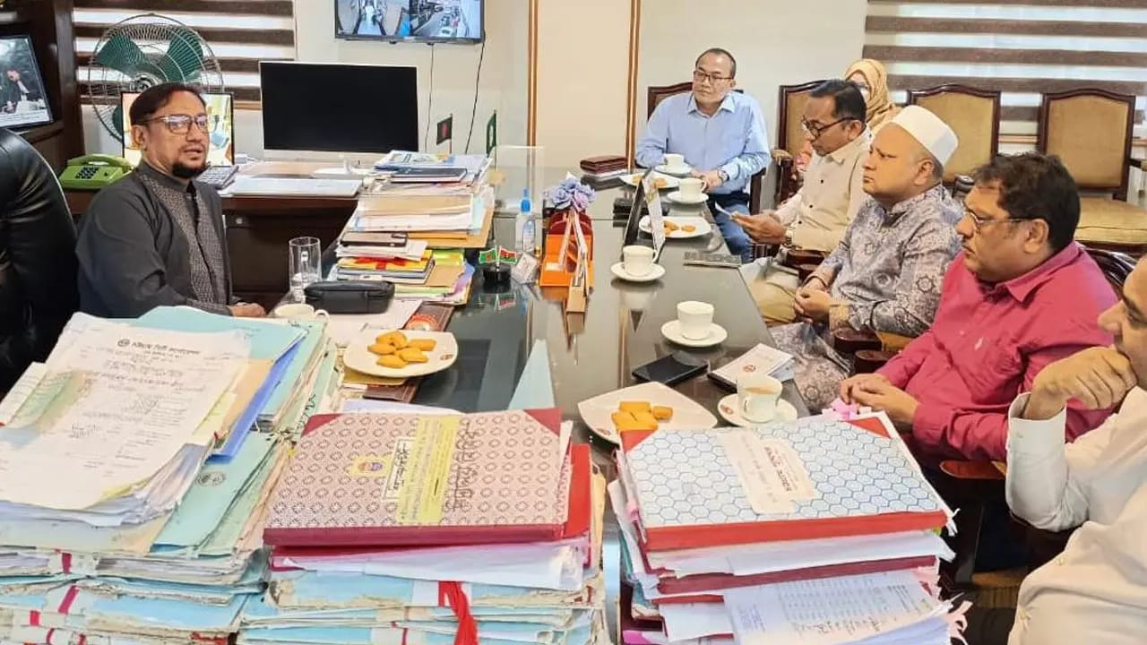 বর্ষার আগে জলাবদ্ধতা নিরসনে প্রস্তুতির নির্দেশ চসিক মেয়রের