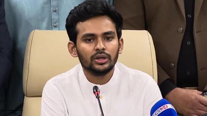 সরকার দেশকে দ্রব্যমূল্যের ঊর্ধগতির দিকে ঠেলে দিচ্ছে: আসিফ মাহমুদ