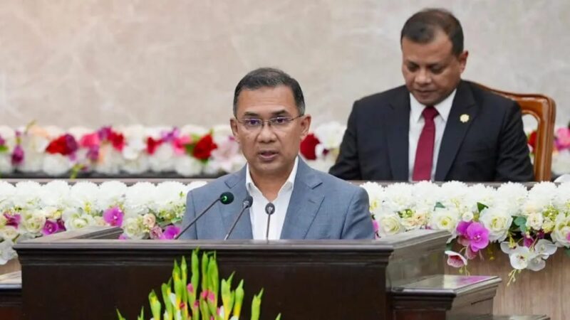 নিরাপত্তার ঘেরাটোপে সরকার প্রধানকে জনগণ থেকে দূরে ঠেলে না দেওয়ার আহ্বান
