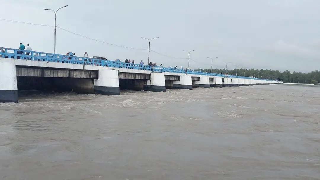 তিস্তার পানি বিপৎসীমা ছুঁই ছুঁই, নিম্নাঞ্চল প্লাবিত হওয়ার শঙ্কা