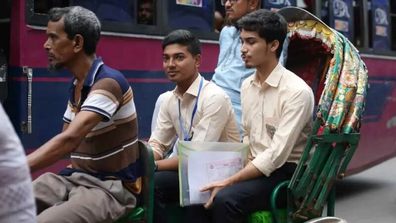 এইচএসসি ও সমমানের পরীক্ষায় কেন্দ্রে কেন্দ্রে কড়া নজরদারি