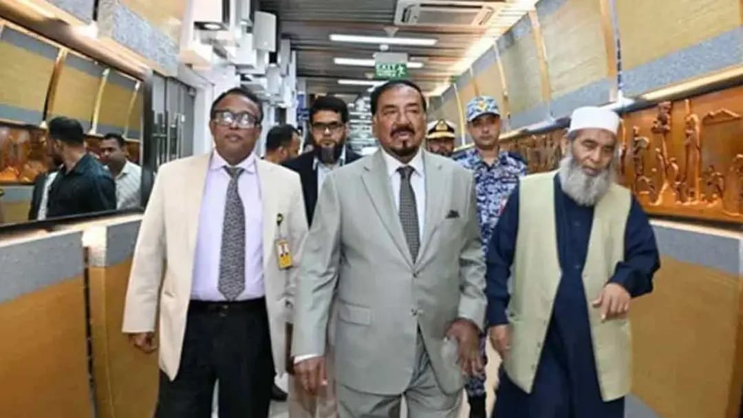 খামেনির জানাজায় অংশ নিতে ঢাকা ছাড়লেন স্পিকার