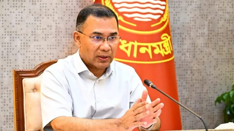পরাধীন, পরাভূত জাতির ভাগ্যাকাশে কবি নজরুলের আবির্ভাব আলোকবর্তিকার মতো