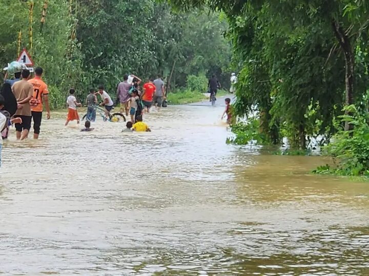 কক্সবাজারে নামছে বন্যার পানি, ক্ষতিগ্রস্ত ২ লাখ ৩৩ হাজার মানুষ