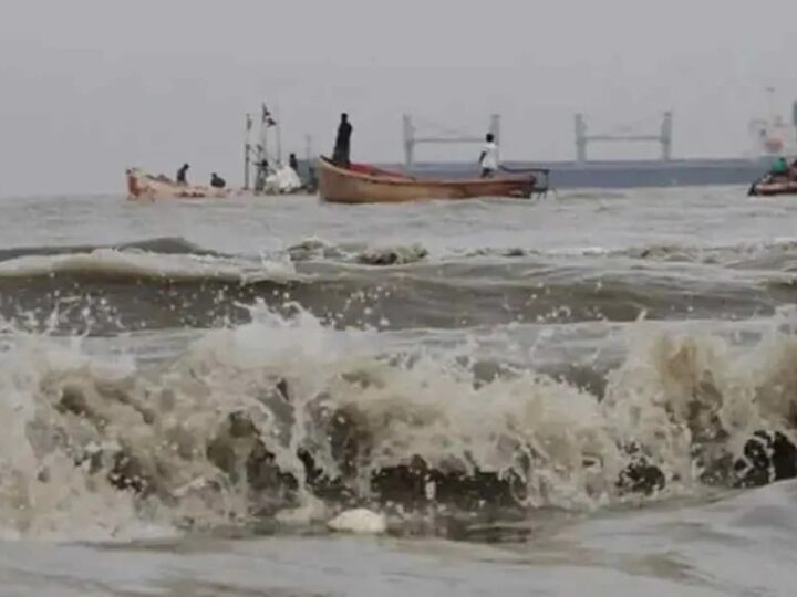 সমুদ্র বন্দরে ৩ নম্বর স্থানীয় সতর্ক সংকেত
