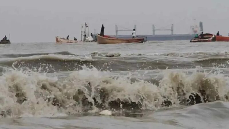 সমুদ্র বন্দরে ৩ নম্বর স্থানীয় সতর্ক সংকেত