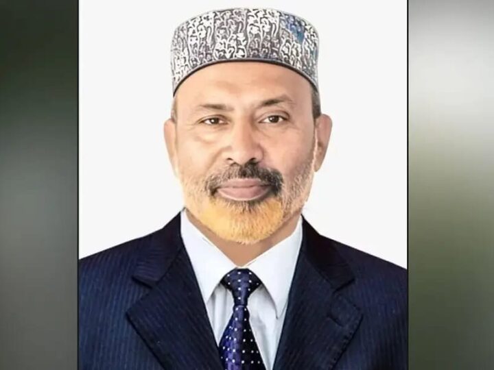বাড়ির সামনে বিএনপি নেতাকে কুপিয়ে হত্যা