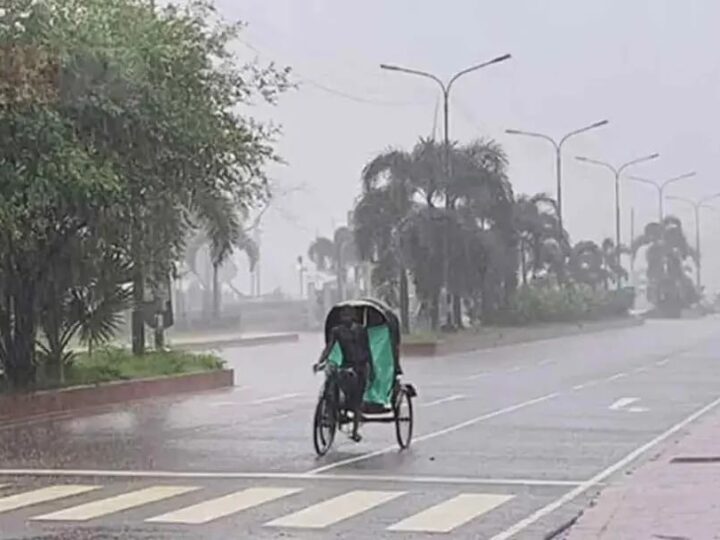 লঘুচাপ দুর্বল হলেও সক্রিয় মৌসুমি বায়ু, বাড়ছে বৃষ্টির সম্ভাবনা