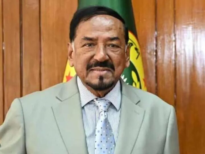 ভারপ্রাপ্ত রাষ্ট্রপতি হলেন হাফিজ উদ্দিন আহমদ