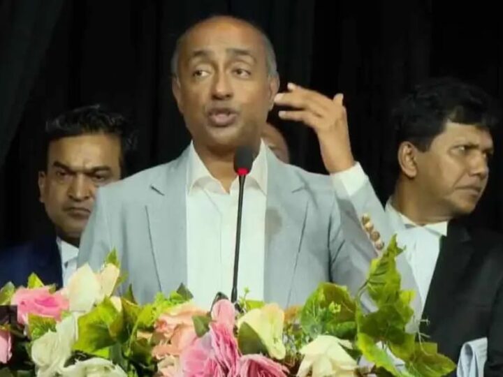 সাবেক রাষ্ট্রপতির বিরুদ্ধে ওঠা দুর্নীতির অভিযোগ সরকার পর্যালোচনা করছে