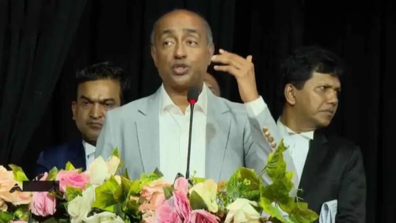 সাবেক রাষ্ট্রপতির বিরুদ্ধে ওঠা দুর্নীতির অভিযোগ সরকার পর্যালোচনা করছে