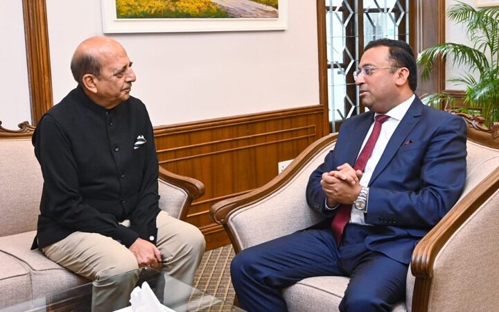 ভারত থেকে শেখ হাসিনা যেন রাজনৈতিক বক্তব্য দিতে না পারে, দিল্লিকে ঢাকার আহ্বান