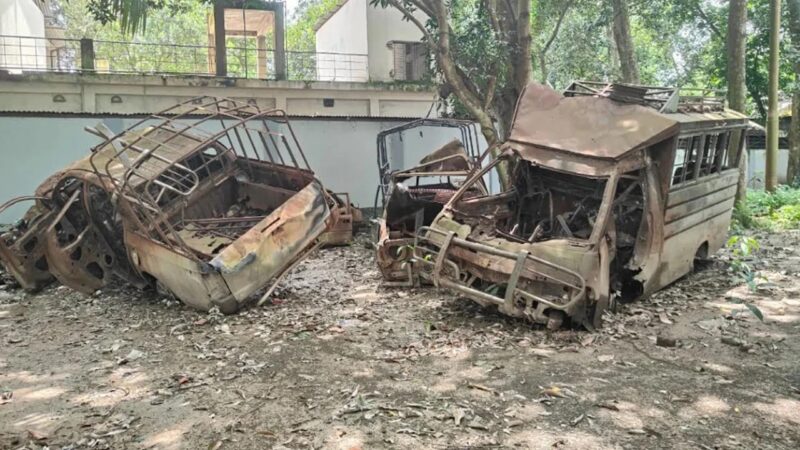 এনায়েতপুর থানায় সেদিন কী ঘটেছিল, যা বলছেন প্রত্যক্ষদর্শীরা