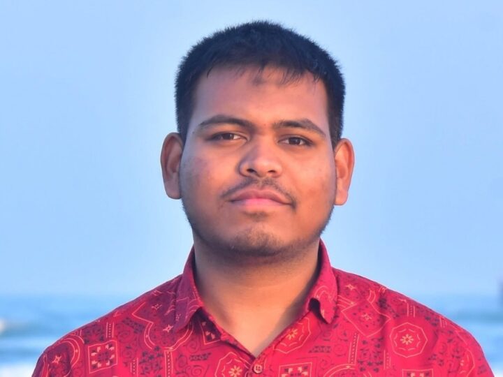 রাষ্ট্রপতির সামনেই মাহিন সরকারকে মারধরের অভিযোগ