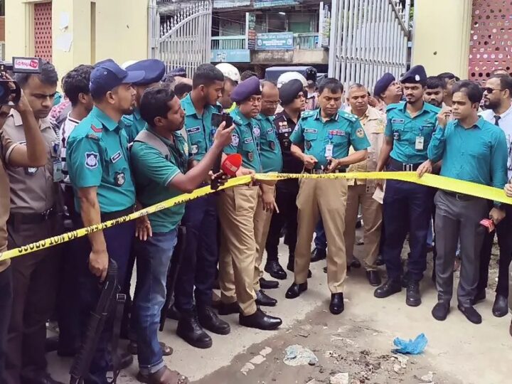 বরিশাল আদালত চত্বরে ককটেল বিস্ফোরণ