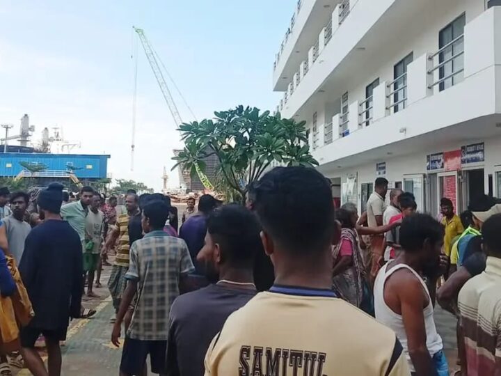 সীতাকুণ্ডে শিপইয়ার্ডে বিষাক্ত গ্যাসে মৃতের সংখ্যা বেড়ে ৬