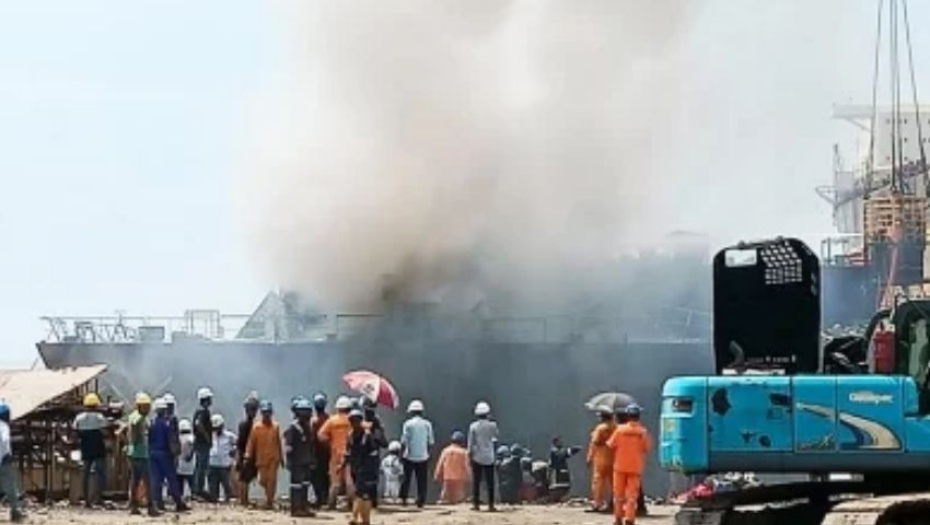 সীতাকুণ্ডে শিপইয়ার্ডে বিষাক্ত গ্যাসে মৃতের সংখ্যা বেড়ে ৮