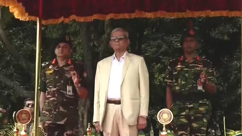 বঙ্গভবনে প্রবেশ করলেন রাষ্ট্রপতি, দেয়া হলো গার্ড অব অনার