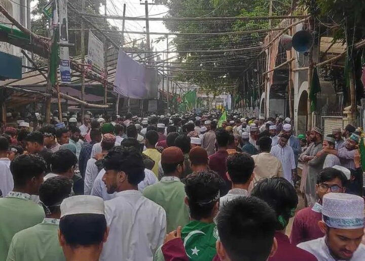 জশনে জুলুসে চট্টগ্রামে মানুষের ঢল, ভোর থেকেই নগরমুখী জনস্রোত