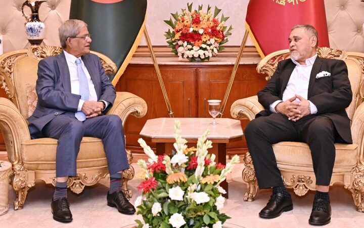 রাষ্ট্রপতির সঙ্গে প্রধান নির্বাচন কমিশনারের সৌজন্য সাক্ষাৎ