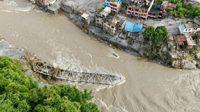 নেপালের নতুন আকস্মিক বন্যার ঝুঁকি কমে গেছে, ফের শুরু উদ্ধার অভিযান