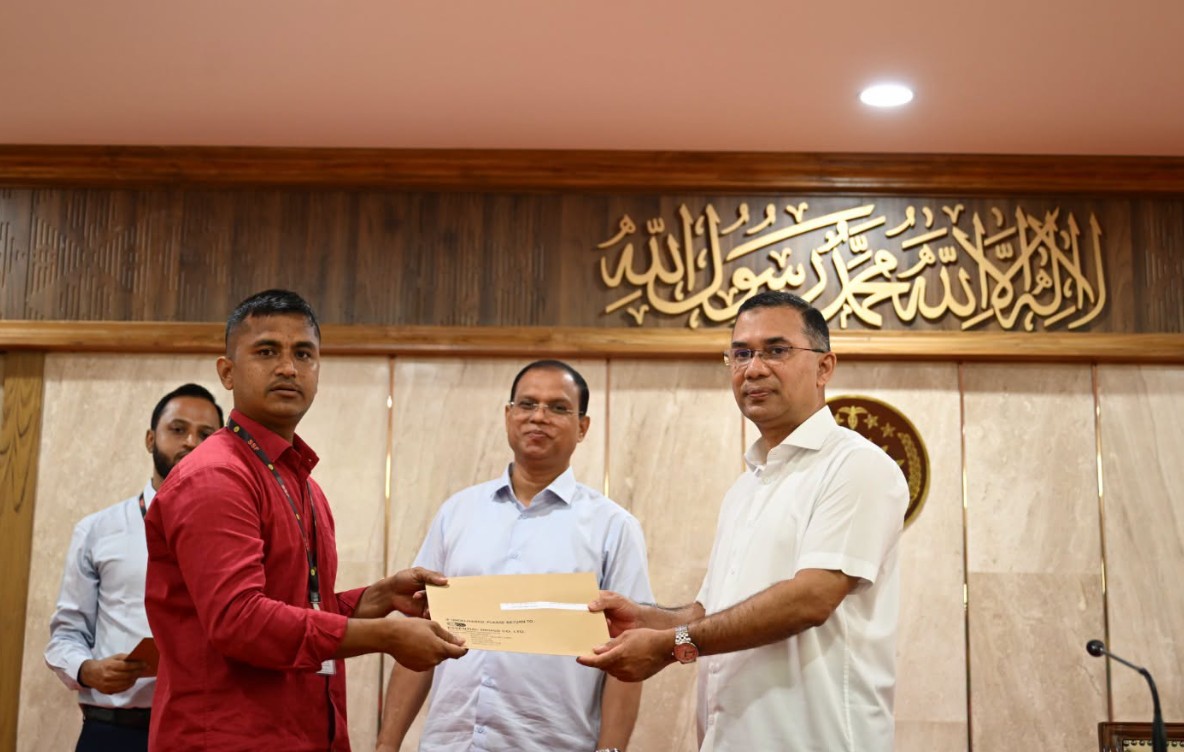 গুম-খুন ও জুলাইয়ে শহিদ-আহত পরিবারের ৭৪ জনকে চাকরির নিয়োগপত্র দিলেন প্রধানমন্ত্রী