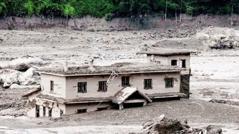 নেপালে আকস্মিক বন্যায় মৃতের সংখ্যা বেড়ে ৭৩৪, নিখোঁজ ২,৪৯৮