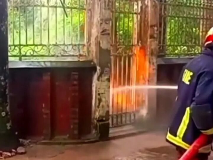 বজ্রপাতে জ্বালানিমন্ত্রীর বাড়িতে আগুন