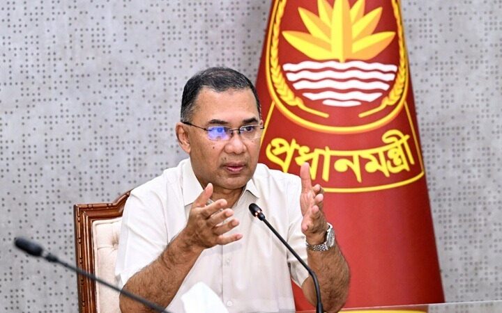 মঙ্গলবার রাত থেকে শিল্প-কারখানায় গ্যাস-বিদ্যুৎ স্বাভাবিক করার আশ্বাস প্রধানমন্ত্রীর