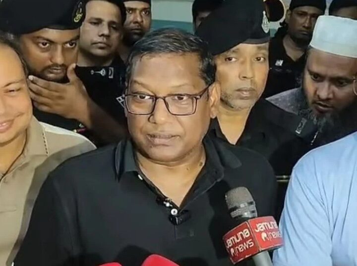 ময়মনসিংহ মেডিকেলে পদদলিত হয়ে ৬ জনের মৃত্যুর খবর সঠিক নয়: বিভাগীয় কমিশনার