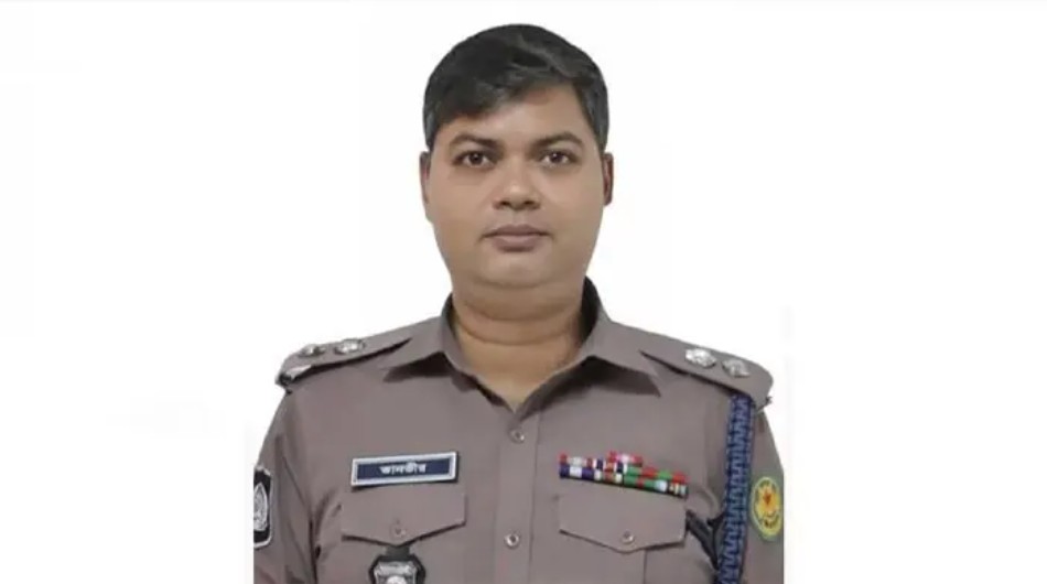 গুলশানে আওয়ামী লীগের মিছিল, ওসির পর সরানো হলো ডিসিকেও
