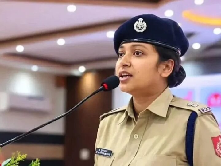 ‘আসসালামু আলাইকুম’ ও ‘ইনশাআল্লাহ’ বলায় নারী পুলিশ কর্মকর্তাকে বদলি
