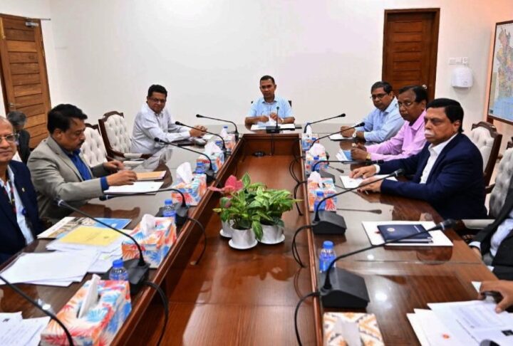 রাজধানীর ৫ লেকের দূষণ রোধে সমন্বিত উদ্যোগের নির্দেশ প্রধানমন্ত্রীর