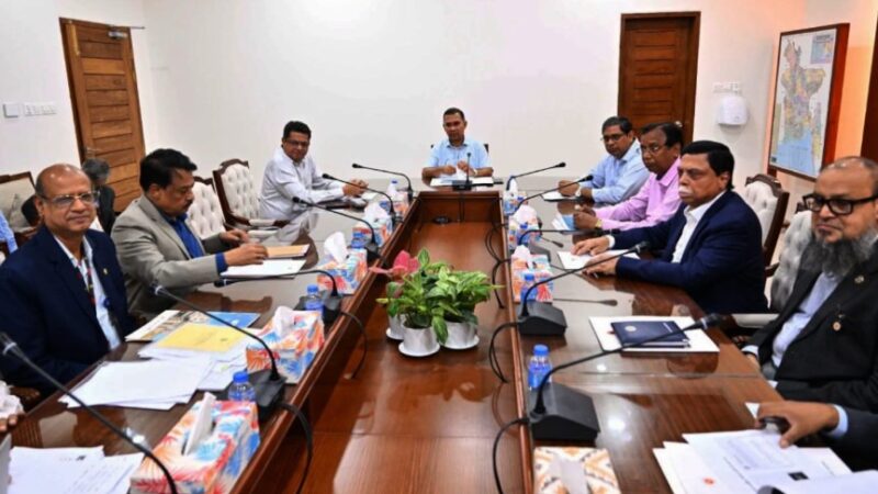 রাজধানীর ৫ লেকের দূষণ রোধে সমন্বিত উদ্যোগের নির্দেশ প্রধানমন্ত্রীর