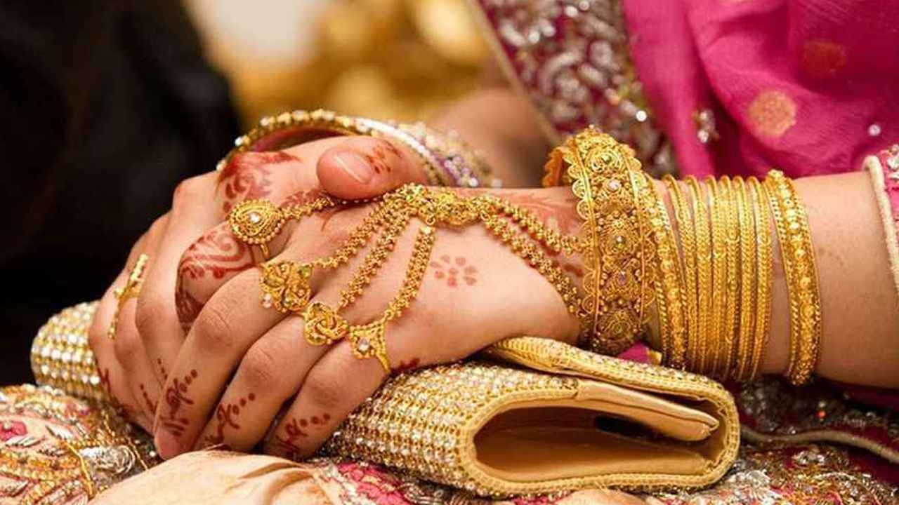 ফের বাড়ল স্বর্ণের দাম, ভরি ২ লাখ ৩৪ হাজার ৬২১ টাকা