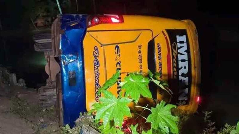 পটুয়াখালীতে বাসের সঙ্গে অটোরিকশা সংঘর্ষ, নিহত বেড়ে ৪