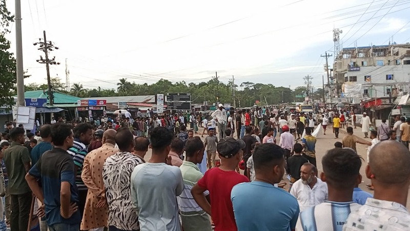 সুনামগঞ্জে ছাত্রদল-শিবির সংঘর্ষ, যান চলাচল ব্যাহত