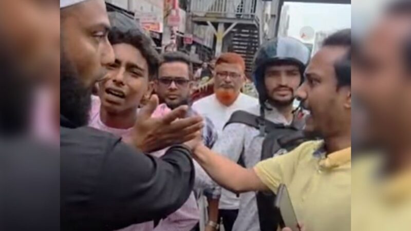 মিছিল থেকে নিষিদ্ধ ছাত্রলীগ কর্মী আটক, পথচারীদের ছাড়িয়ে নেওয়ার অভিযোগ