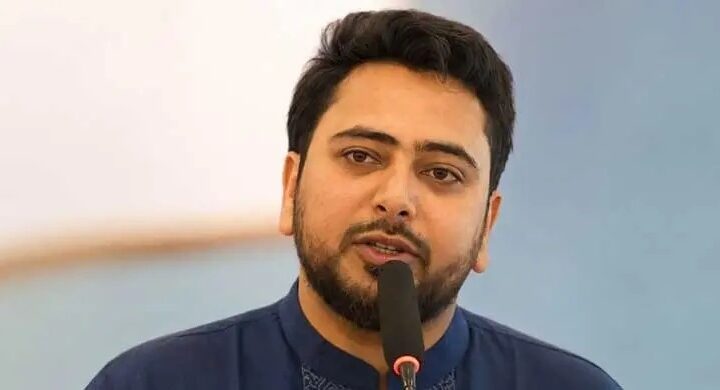 প্রধানমন্ত্রীর আসনে চাঁদা তোলার দুঃসাহস কাদের হতে পারে, প্রশ্ন নাহিদের