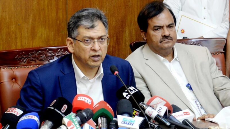 দুর্গাপূজার নিরাপত্তায় বিশেষ অ্যাপ, বাড়ানো হয়েছে নজরদারি: স্বরাষ্ট্রমন্ত্রী