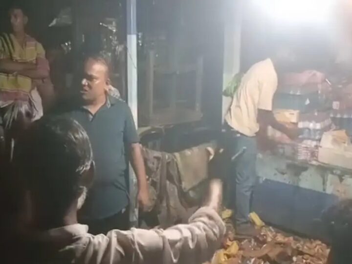 বাকিতে সিগারেট না পেয়ে দোকানির শরীরে পেট্রোল ঢেলে আগুন