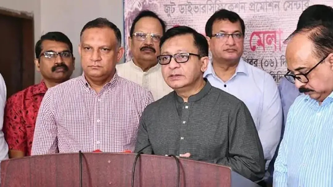 কাঁচা পাট নয়, উচ্চমূল্যের পণ্য রপ্তানিতে জোর সরকারের: পাটমন্ত্রী