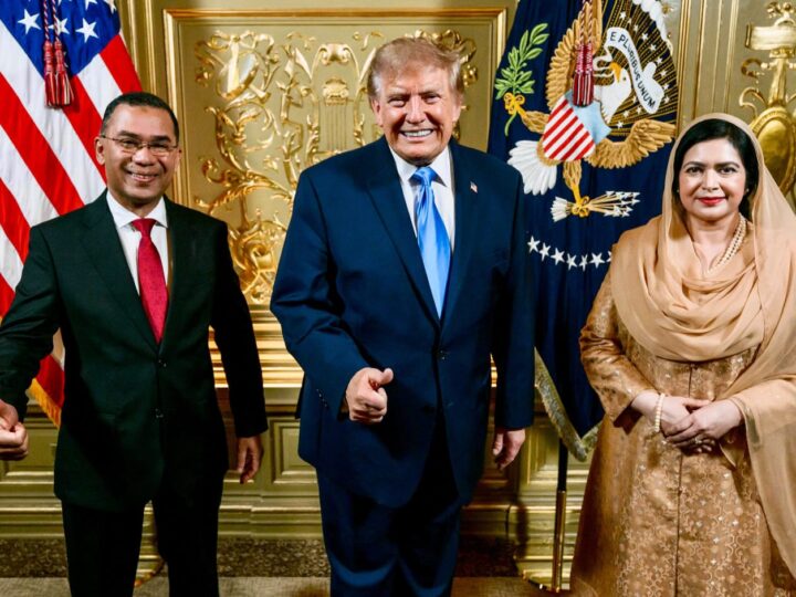 ট্রাম্পের সঙ্গে ছবি প্রকাশ করলেন প্রধানমন্ত্রী তারেক রহমান