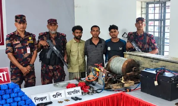 ডুবন্ত কন্টেইনারে ইয়াবা পাচারের অভিনব কৌশল!