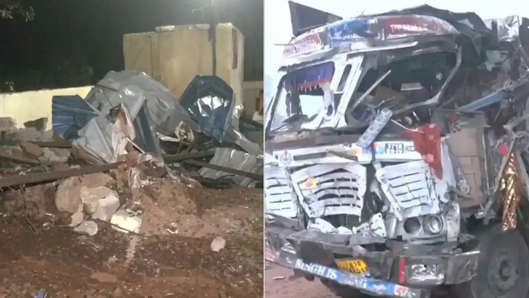 ভারতে মন্দিরের কাছে নিয়ন্ত্রণহীন ট্রাকের চাপায় ১২ ভক্ত নিহত