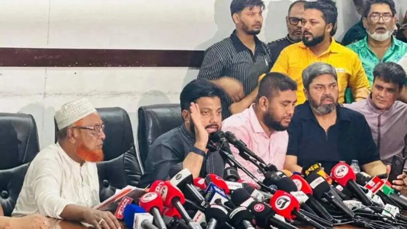 সমালোচনার মুখে প্রতিমন্ত্রীর পদ ছাড়লেন ইশরাক হোসেন