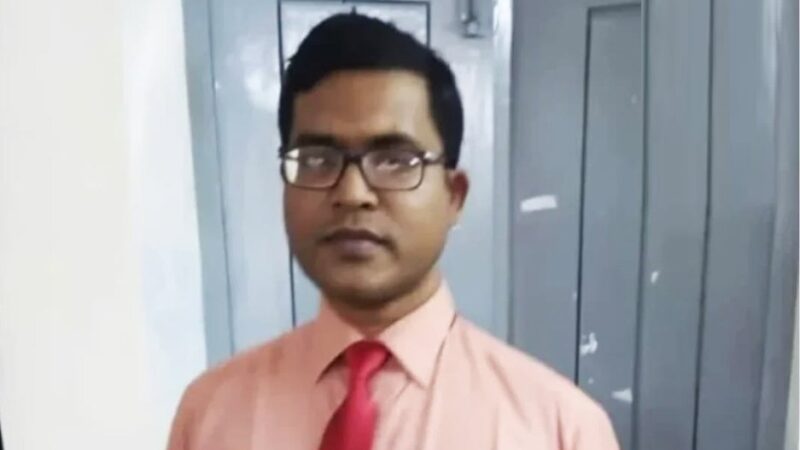 স্ত্রীর কাছে টাকা দাবি, হোটেল কক্ষে মিলল শিক্ষকের মরদেহ