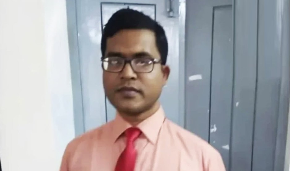 স্ত্রীর কাছে টাকা দাবি, হোটেল কক্ষে মিলল শিক্ষকের মরদেহ
