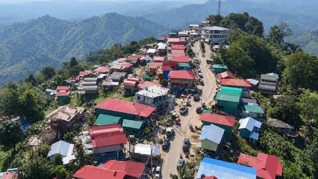 সাজেকে আবারও অনির্দিষ্টকালের অবরোধ, পর্যটকদের বুধবারের মধ্যে এলাকা ছাড়ার অনুরোধ